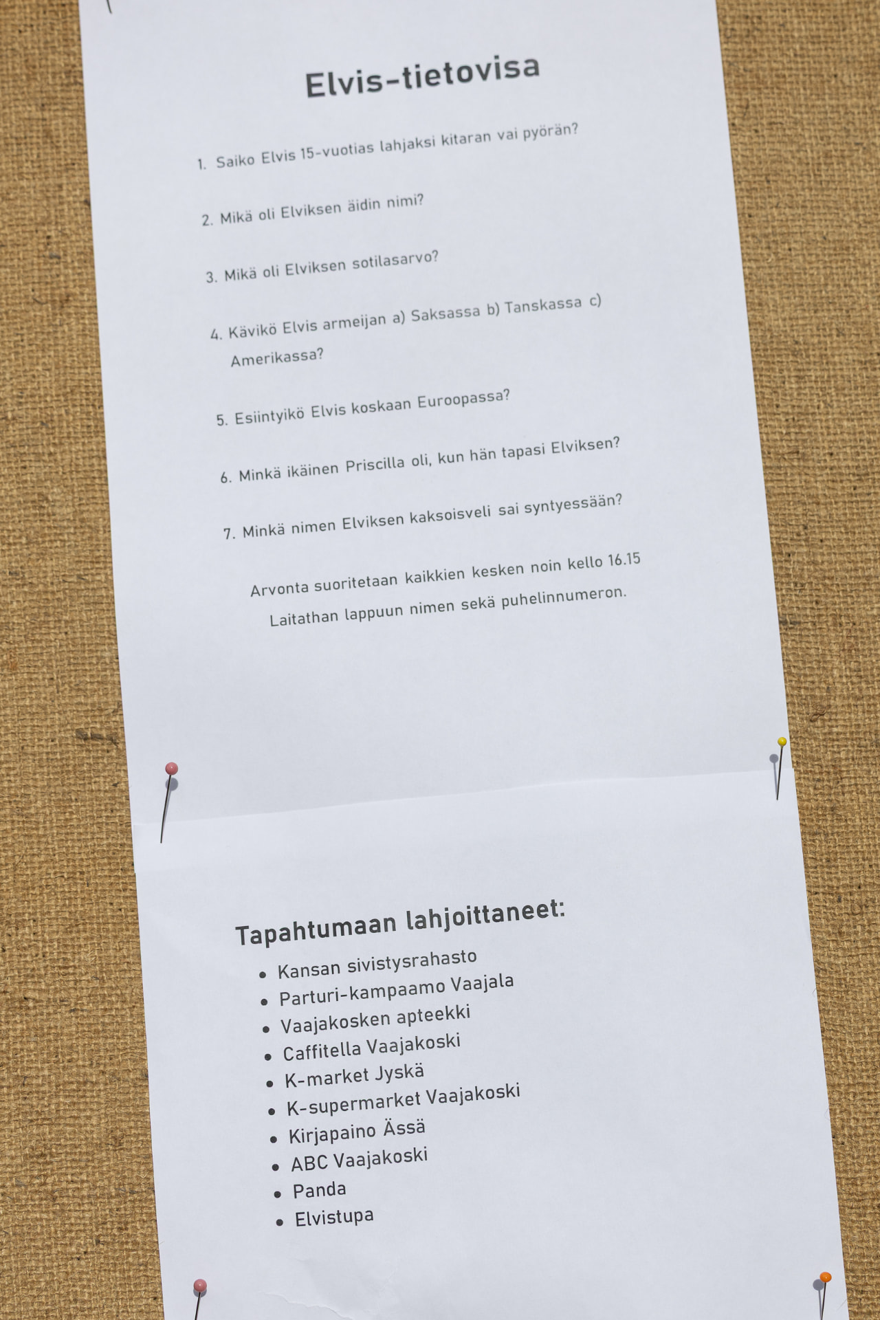 Elvis-tietovisan kysymyslappu ja tapahtuman lahjoittajien lista